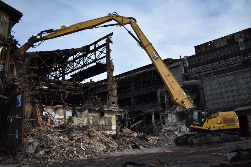 Odstranění stavebních objektů DO04, část objektu DO12 (potrubní mosty) a část objektu DO13 (hlavní rozvody médií) – Ostrava Vítkovice